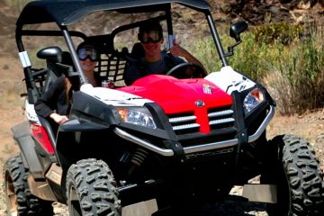 Couple sur un Buggy